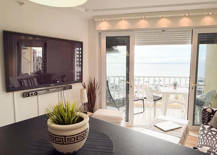 Torres De Yomely - Y8a * Playa de las Americas (Tenerife)