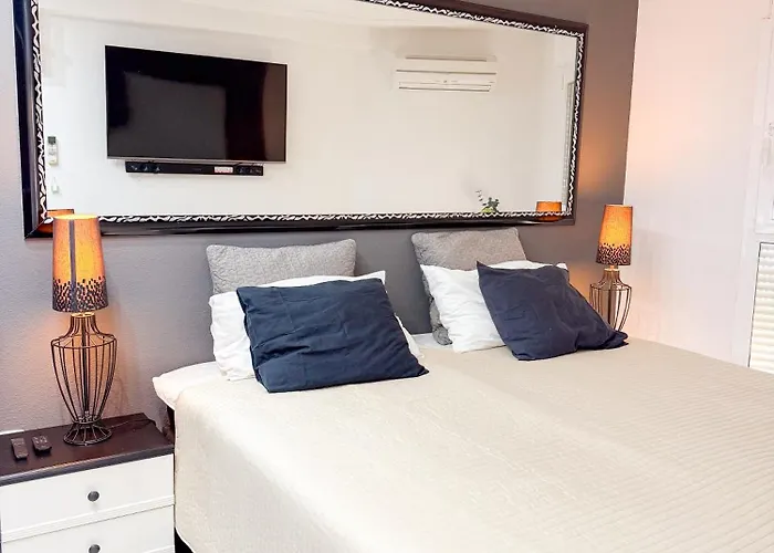 Torres De Yomely - Y8a