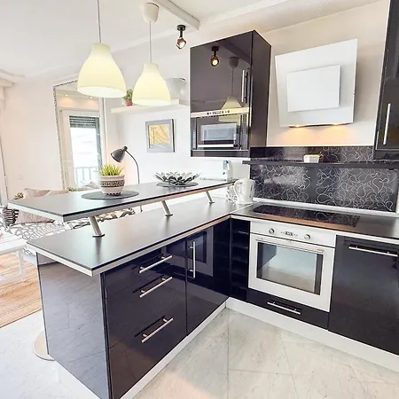 Torres De Yomely - Y8a * Playa de las Americas (Tenerife)