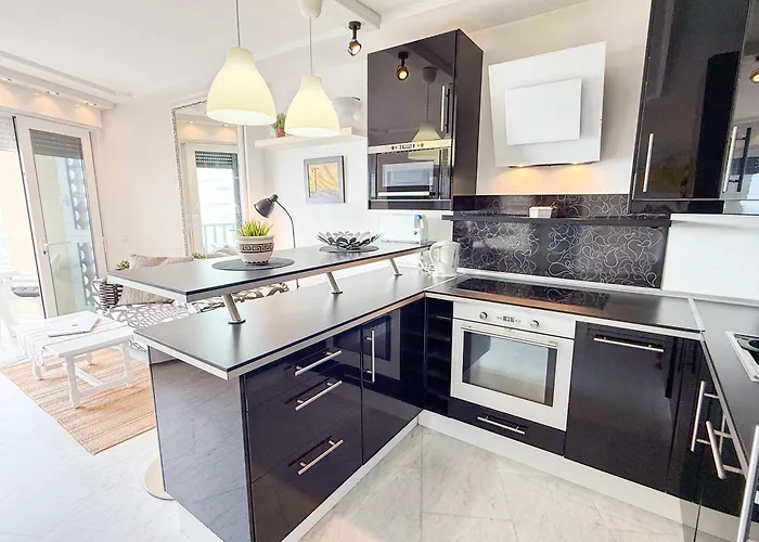 Torres De Yomely - Y8a * Playa de las Américas